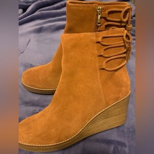 Women's Banbury Lace-Up Wedge Booties